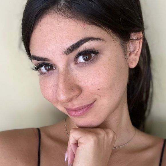 Meet your Posher, Shylee - Picture 1 of 1